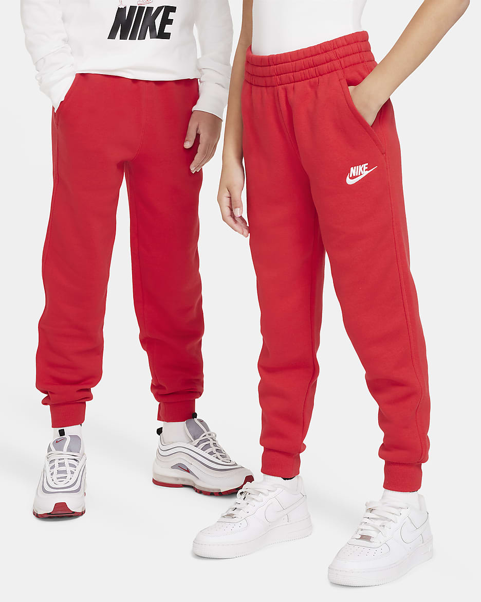 Nike Sportswear Club Fleece Older Kids Joggers. Nike AT